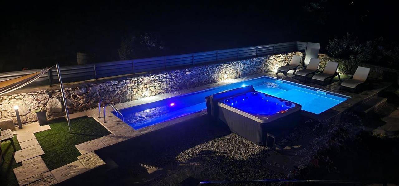 Villa Hrustika - Heated Pool, Jacuzzi & Sauna Gabonjin Экстерьер фото