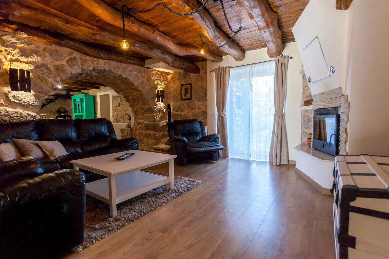 Villa Hrustika - Heated Pool, Jacuzzi & Sauna Gabonjin Экстерьер фото